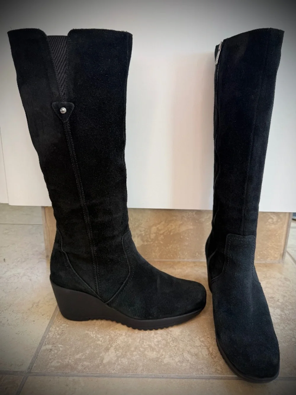 La Canadienne, Black Waterproof Suede, Knee-high Boots made in Canada, Sz 9